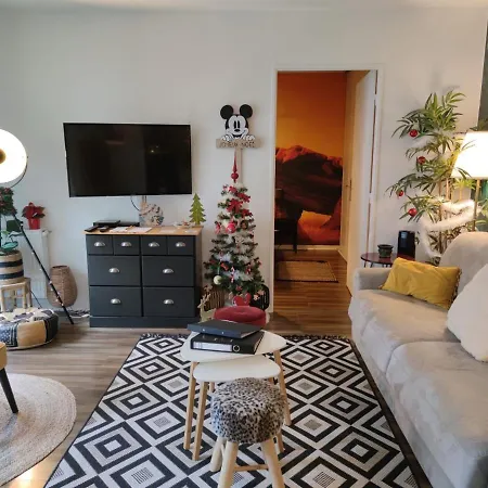 Du Petit Lion Proche Disneyland Paris Apartment